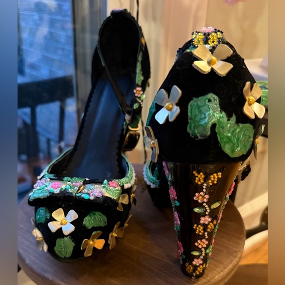 Artisan/Custom Hand Embellished Shoes Shoes - Custom OOAK Statement Heel Black Floral Embellished size 41/9.5